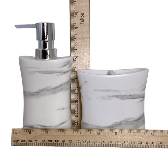 Todays Living Marble Elite Bath Accessory Set Lux White Grey Resin 4 Piece Set - Picture 3 of 15